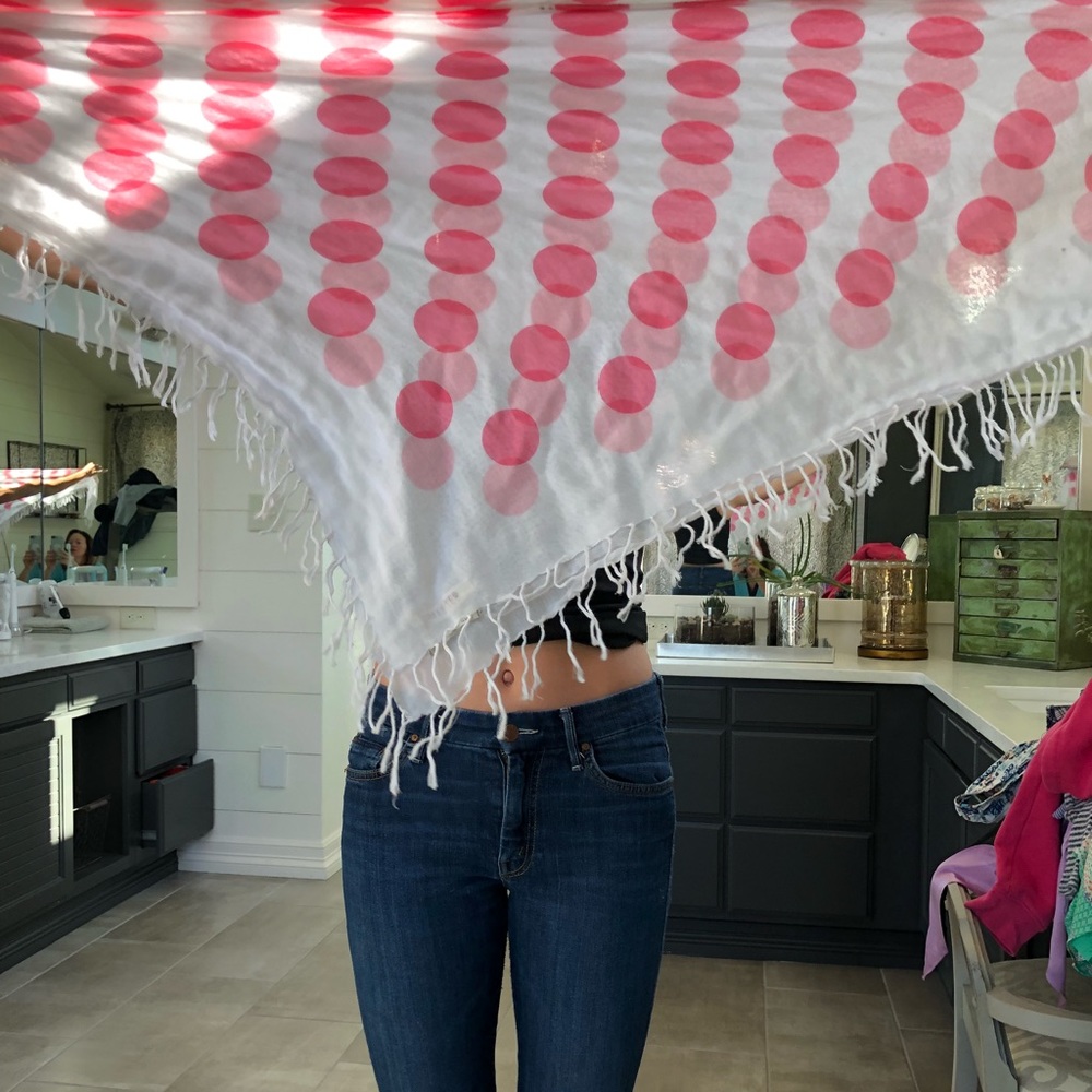 Two scarfs - Picture 4 of 5